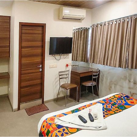Fabhotel Landmark Residency - Nr Midc Turbhe Turambhe Esterno foto