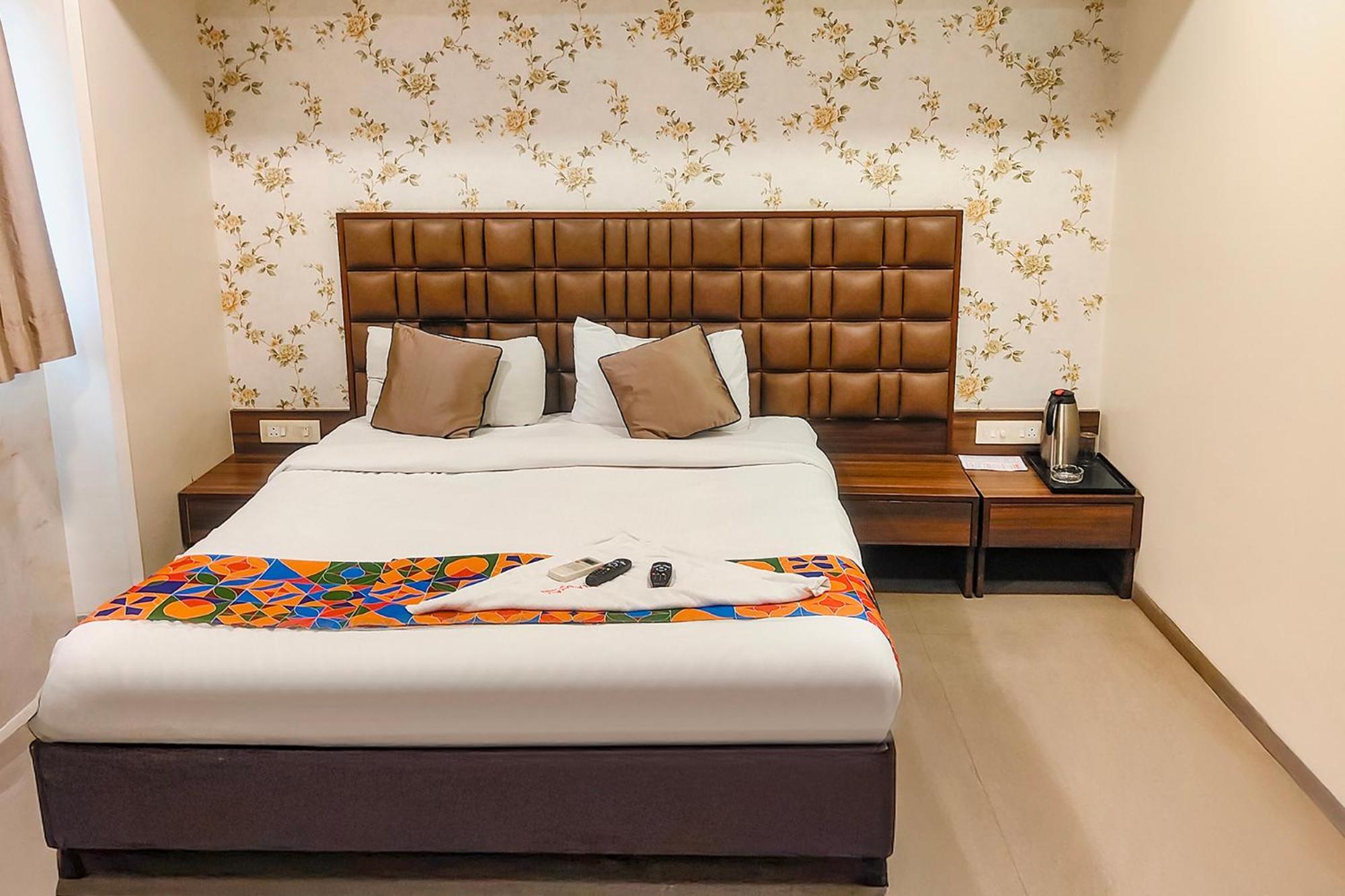 Fabhotel Landmark Residency - Nr Midc Turbhe Turambhe Esterno foto