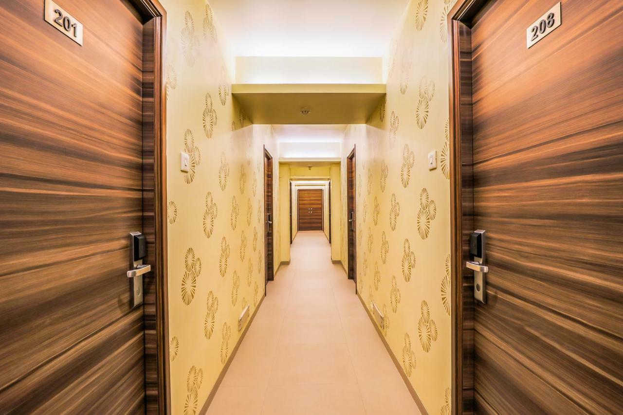 Fabhotel Landmark Residency - Nr Midc Turbhe Turambhe Esterno foto